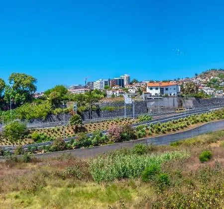 Saul Terrace בית נופש *